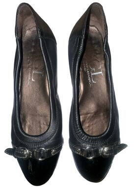 AGL Attilio Giusti Leombruni patent leather cap toe ballet flats, Sz 38.5 / 7.5